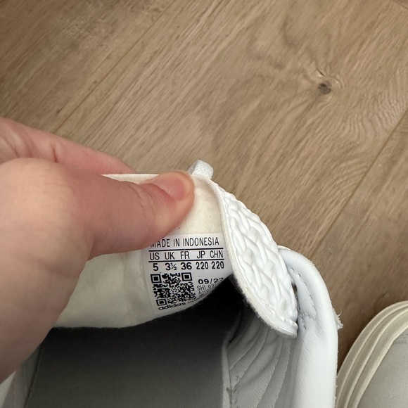 Adidas sneakers - Picture 4 of 4